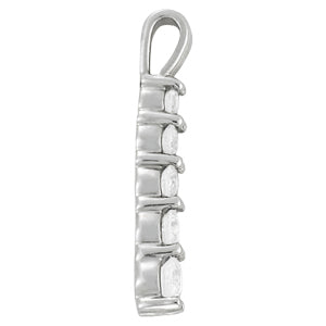 18K White Gold Round Diamond Fashion Pendant