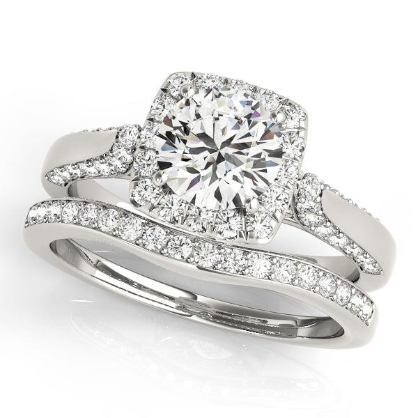 18K White Gold Round Diamond Halo Engagement Ring