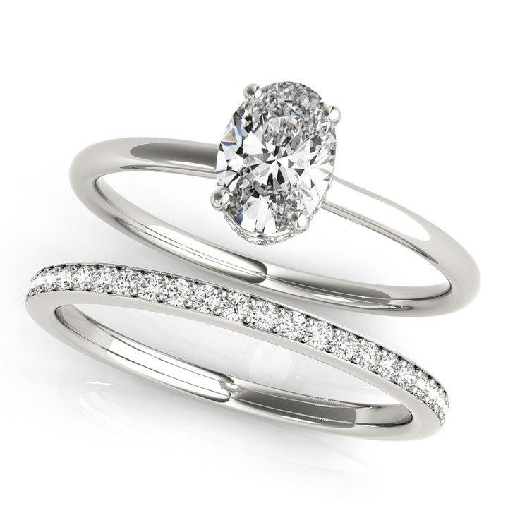 18K White Gold Oval Diamond Engagement Ring with Halo