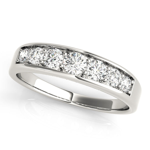 18K White Gold Round Diamond Wedding Ring